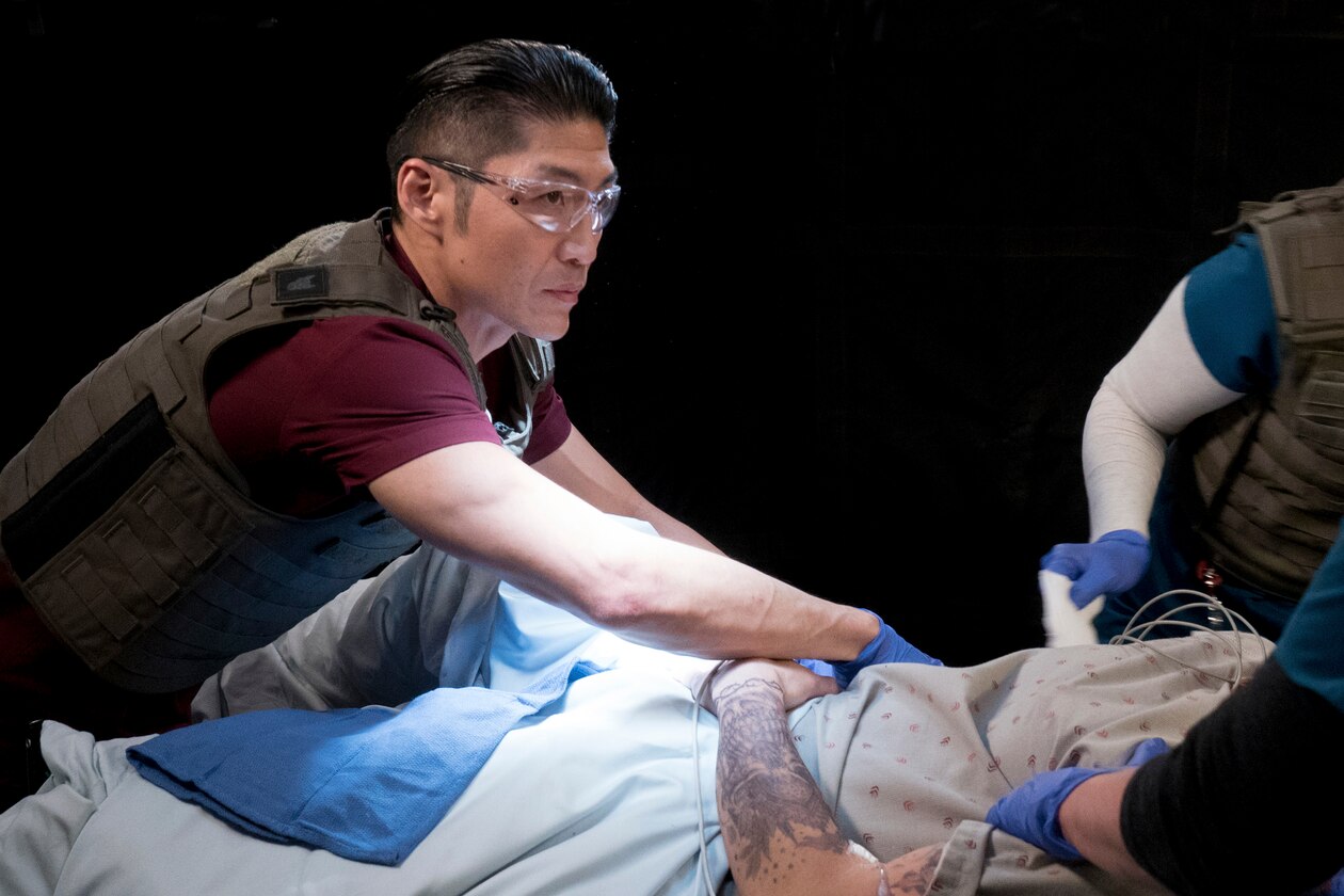 Chicago Med Mirror, Mirror Photo 2981315