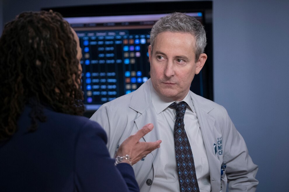 Chicago Med Mirror, Mirror Photo 2981329