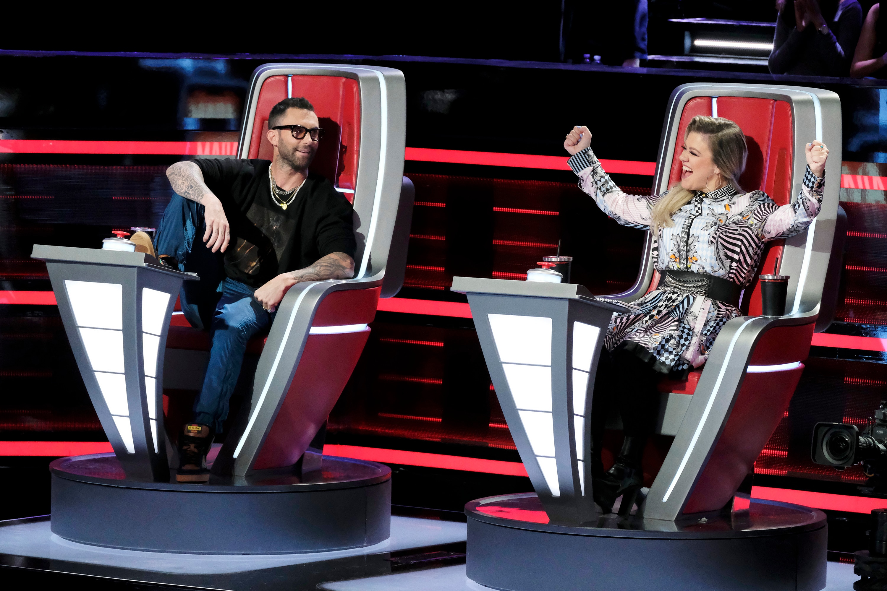 The voice us. Голос. Шоу Voice. The Voices.