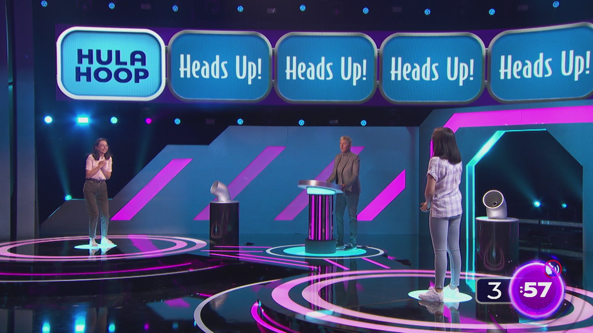 https://img.nbc.com/files/images/2023/5/02/210104_4289835_Heads_Up__Ellen_Has_Contestants_Guess_Things.jpg