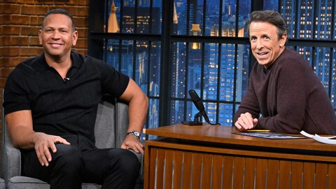 Porno: qishloq ayollarining sutli kokraklarini sorish