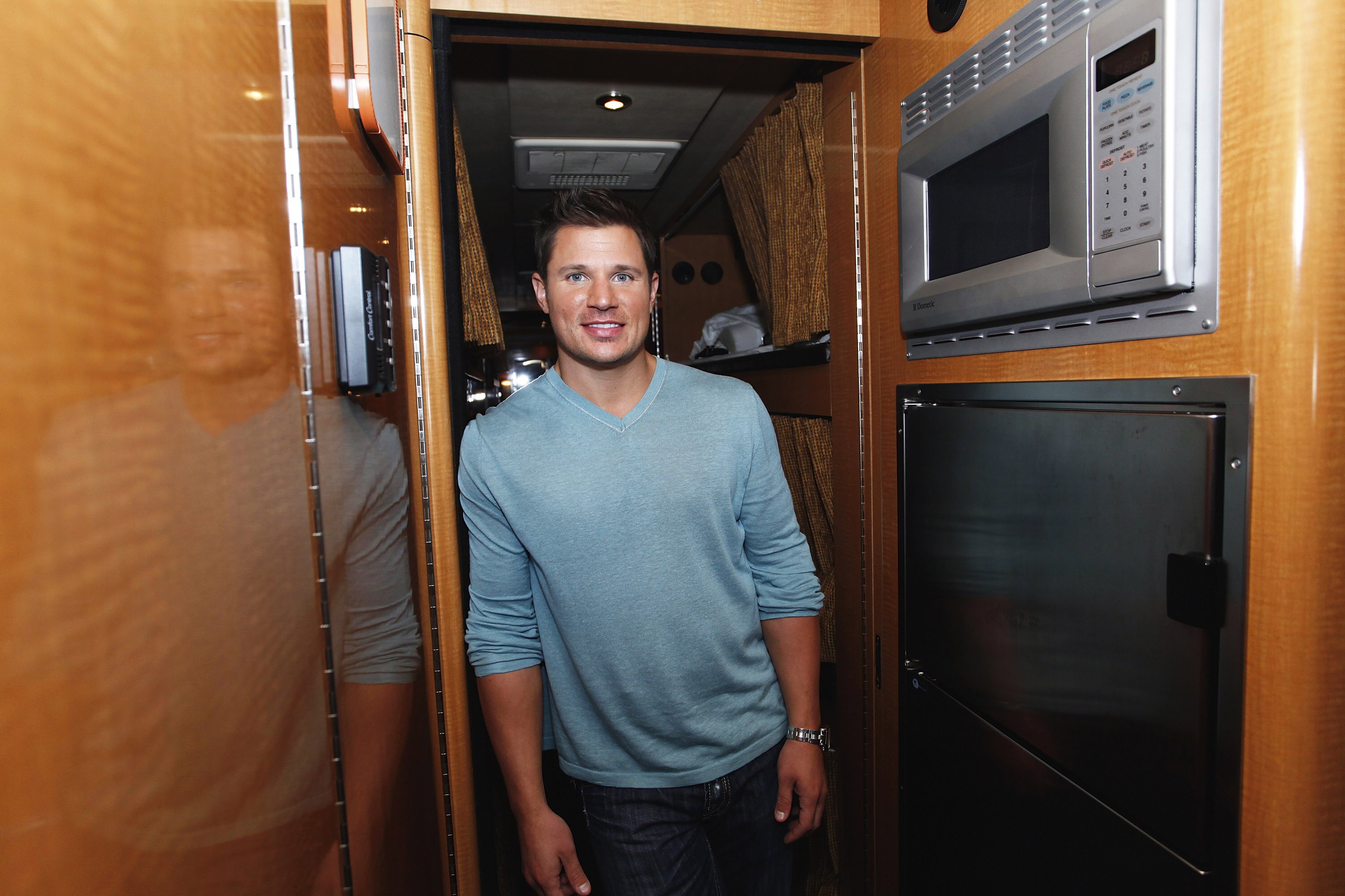 null: Nick Lachey Photo: 412946 - NBC.com