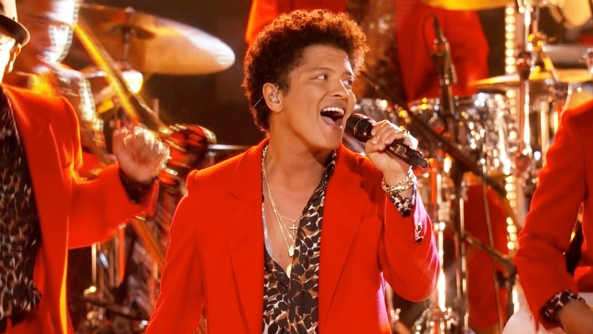Watch The Voice Highlight Bruno Mars "Treasure"