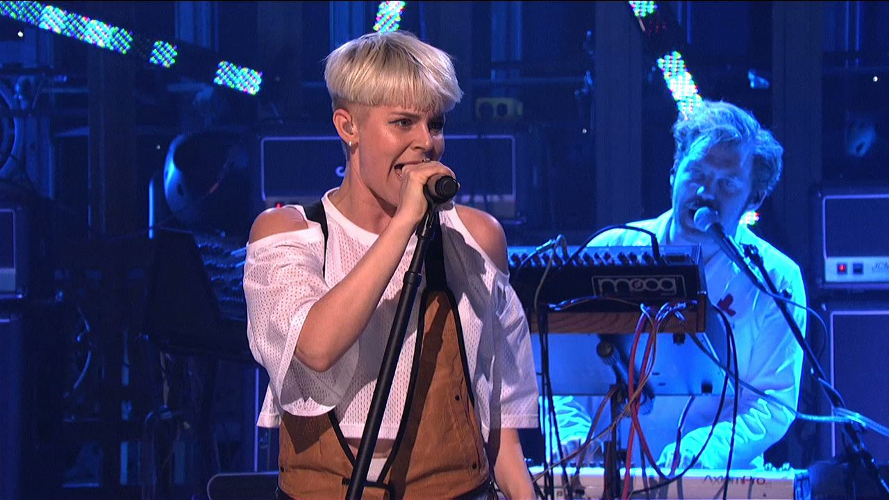 robyn dancing on my own saturday night live
