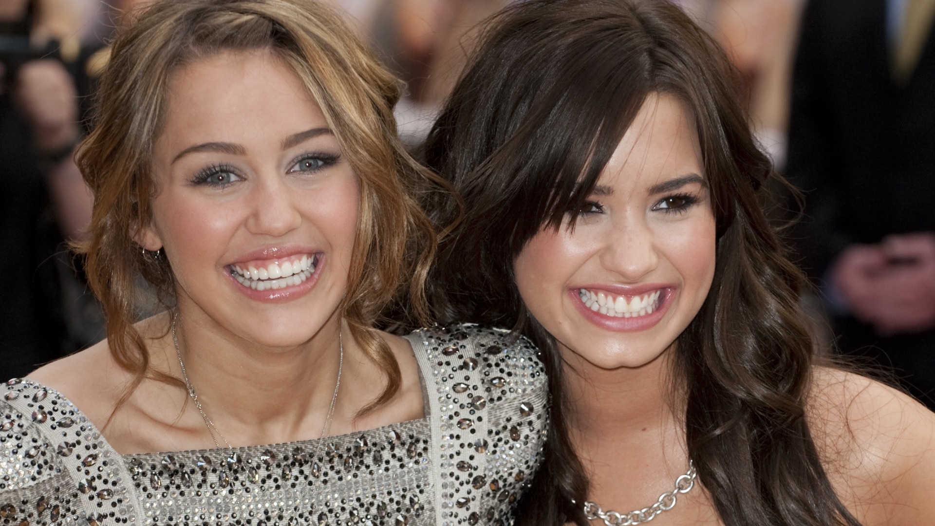 Watch Access Interview: Miley Cyrus Shares Epic Throwback Pics With Demi Lovato ...
