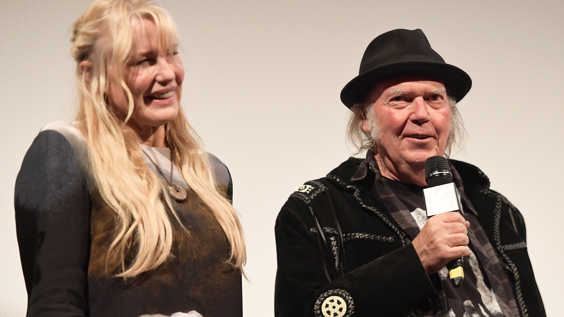 Watch Access Hollywood Interview Neil Young & Daryl Hannah Confirm