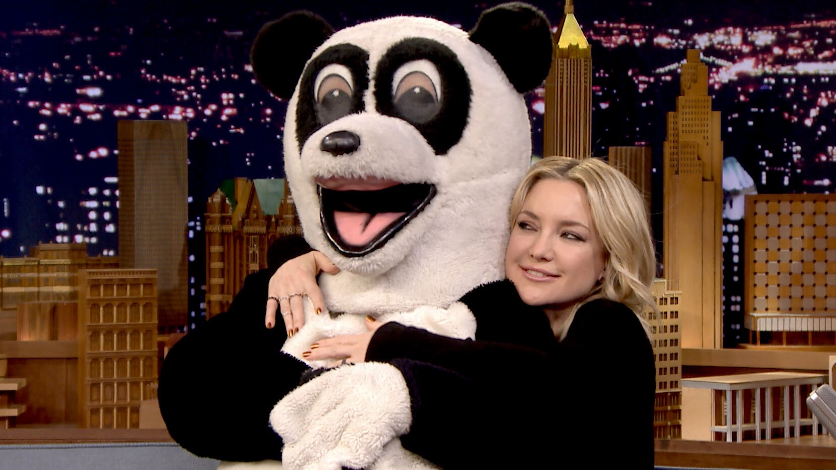 Kate Hudson Cuddles with Hashtag the Panda