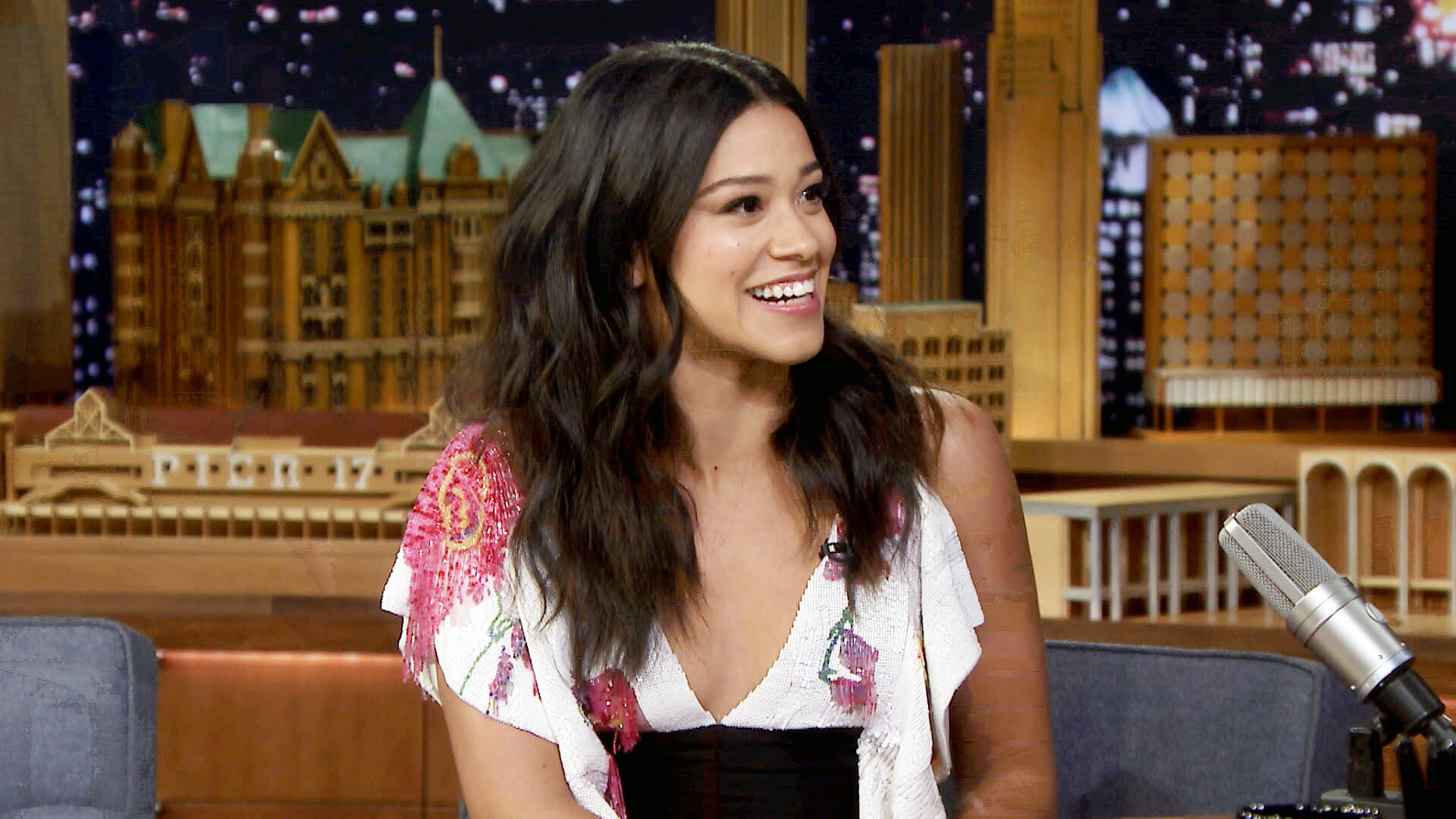 Watch The Tonight Show Starring Jimmy Fallon Episode: Gina Rodriguez, Lil Rel Howery ...1920 x 1080