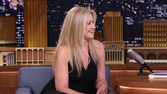 Author Julie Klam Went to Therapy for Jennifer Aniston's Breakup with Brad Pitt