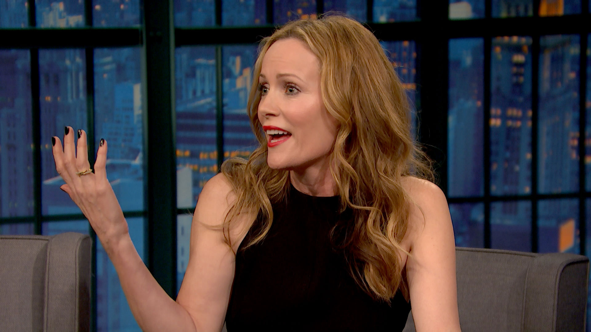 Watch Late Night with Seth Meyers Highlight: Leslie Mann on Flirting