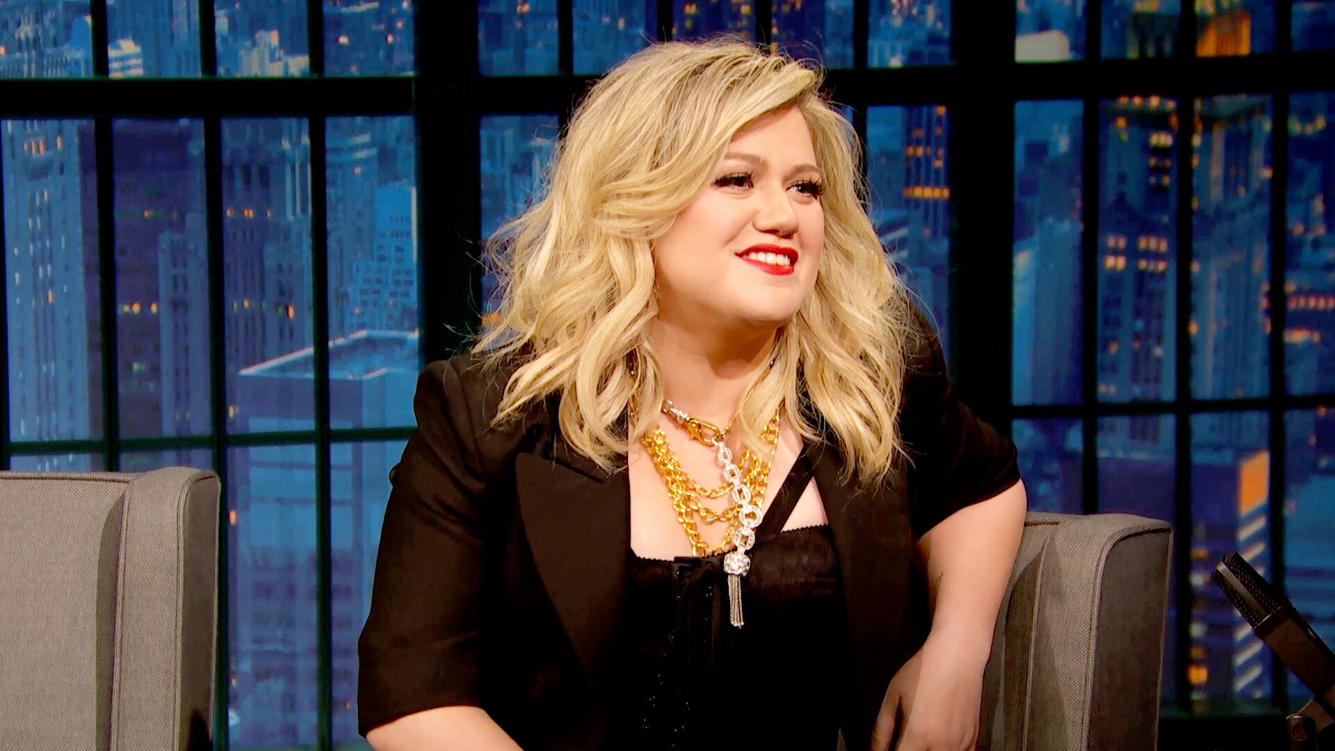 Watch Late Night With Seth Meyers Episode Kelly Clarkson Kal Penn 3066