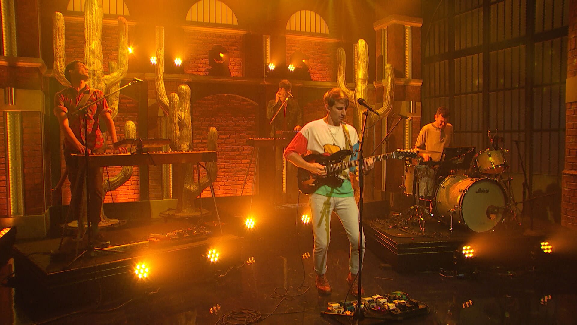 Watch Late Night with Seth Meyers Highlight: Glass Animals: "Life