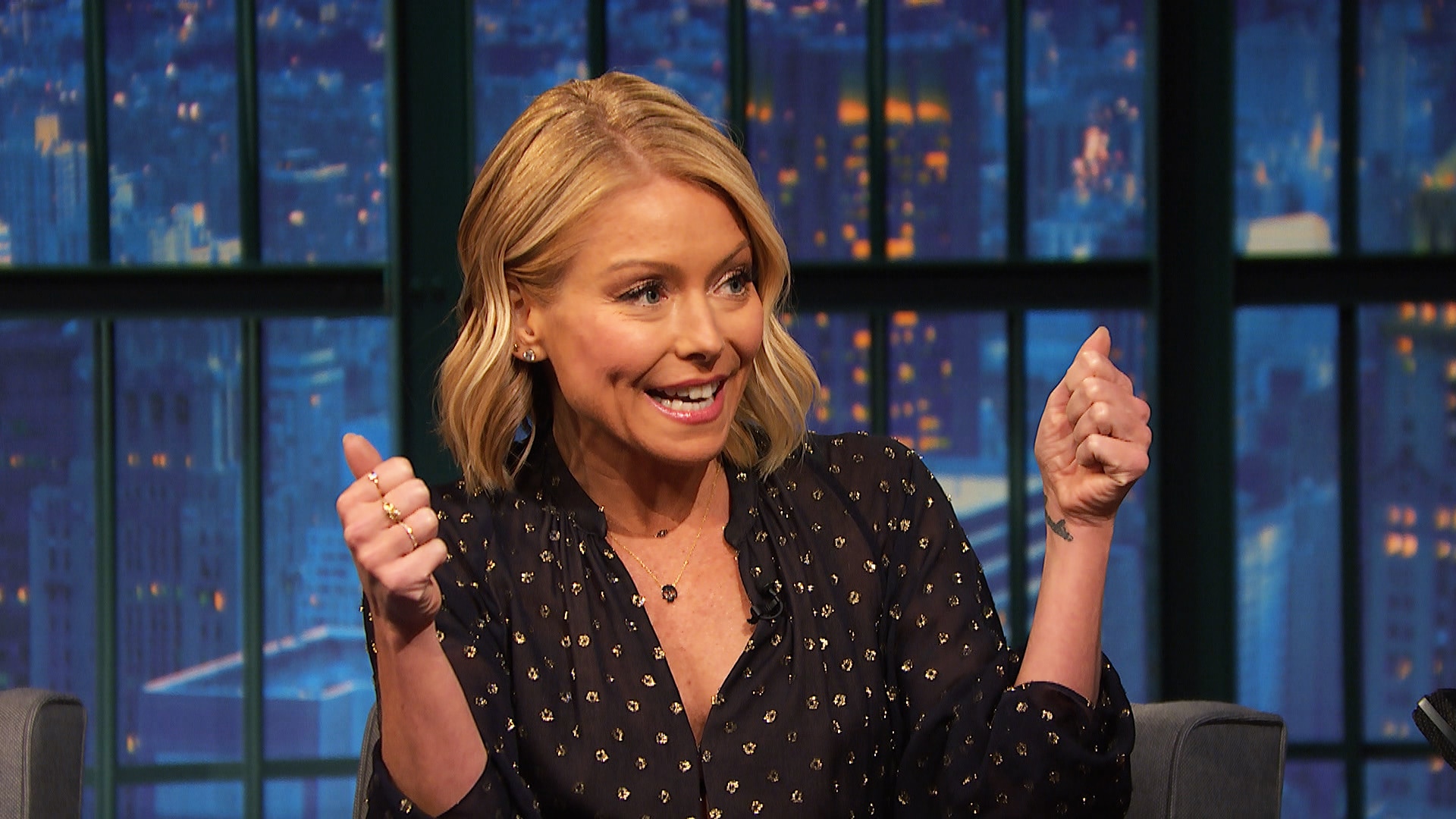 Watch Late Night With Seth Meyers Interview Kelly Ripa Talks Being