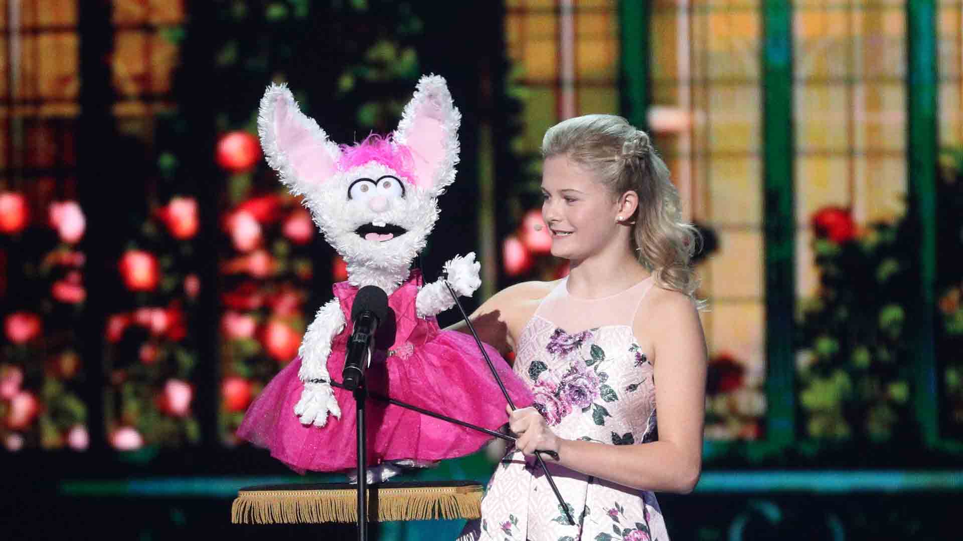 Watch America's Got Talent Highlight: Darci Lynne - The Champions ...