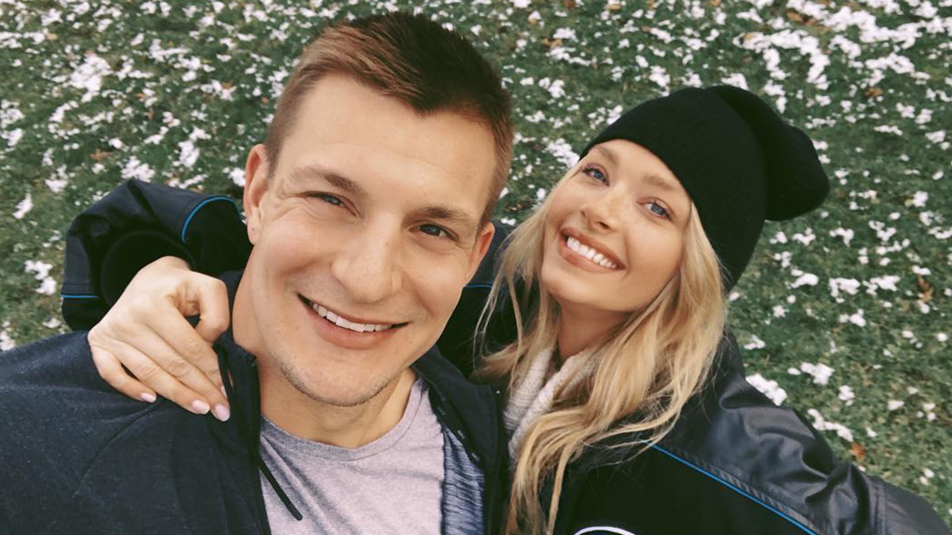 [Image: 190204_3901796_Rob_Gronkowski_s_GF_Camil...erythi.jpg]