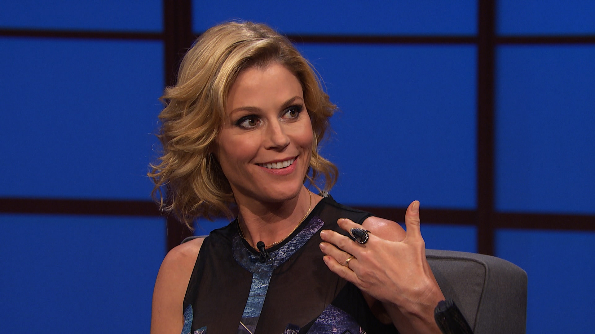 Watch Late Night with Seth Meyers Interview: Julie Bowen Interview, Pt ...