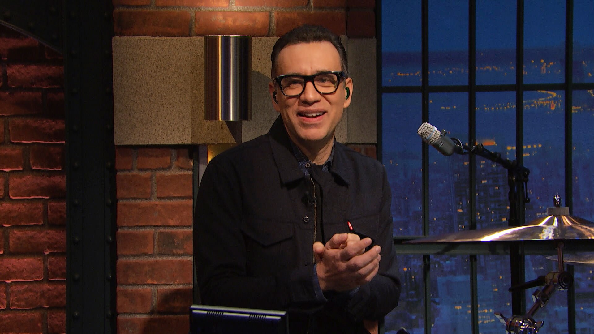 Watch Late Night With Seth Meyers Highlight Fred Armisens Extremely Accurate Tv Recaps The 0293