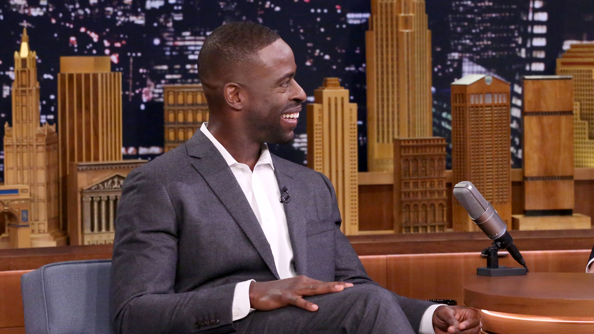 Watch The Tonight Show Starring Jimmy Fallon Interview: Sterling K. Brown's Scene Was ...1990 x 1119