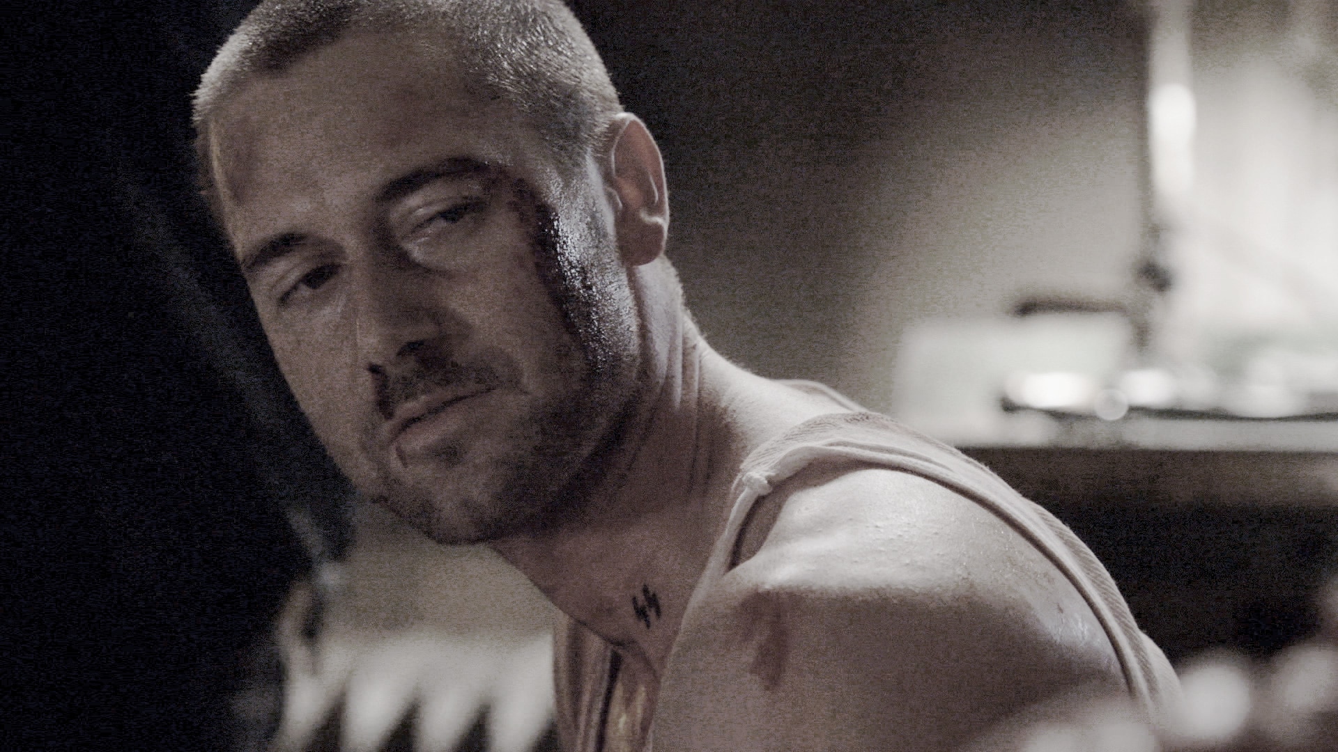 Watch The Blacklist Highlight Tom Makes a Dangerous Deal