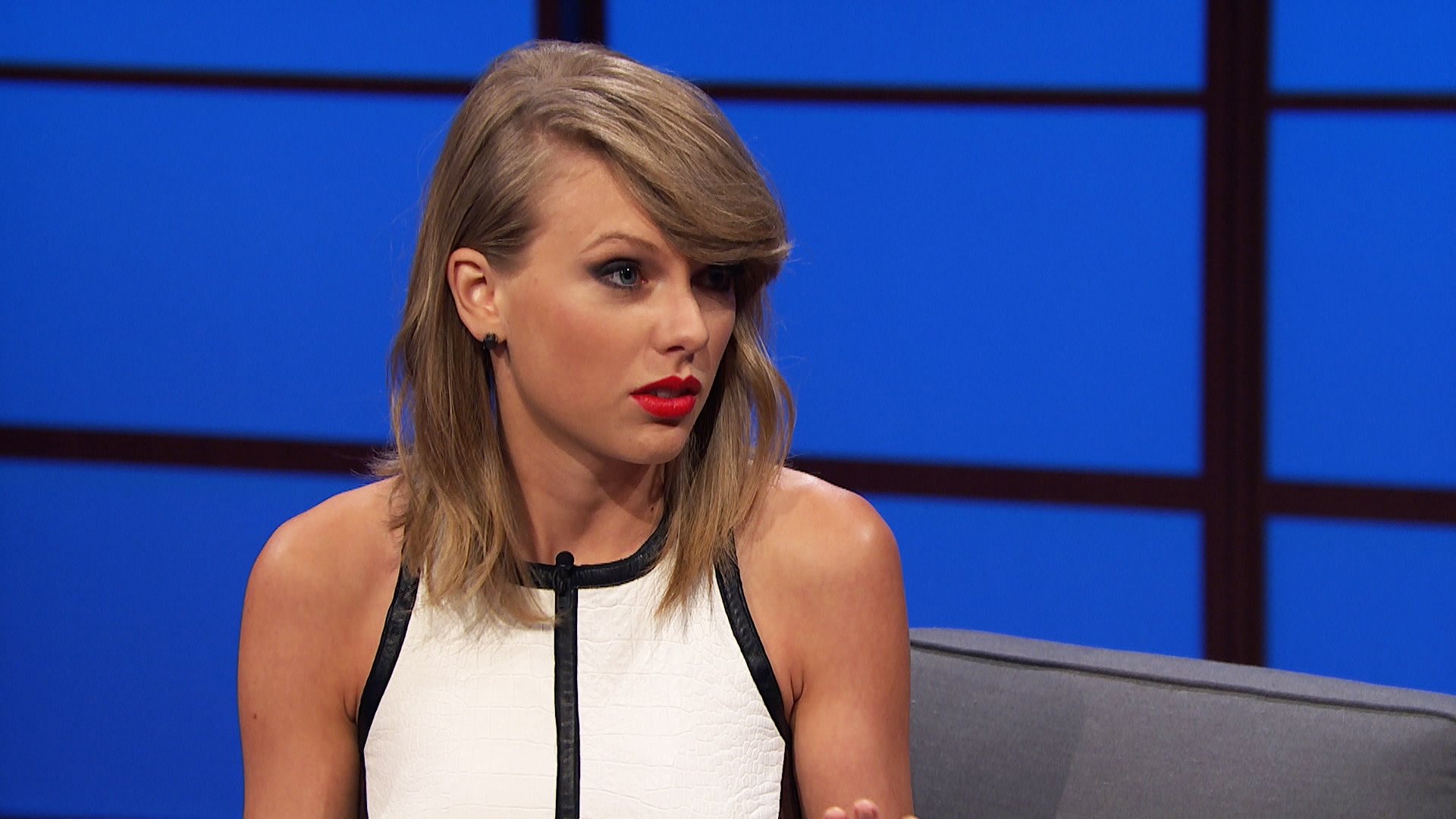 Taylor Swift'S "The Life Of A Showgirl"—Perfect For Late Night Listening! - hf376q4