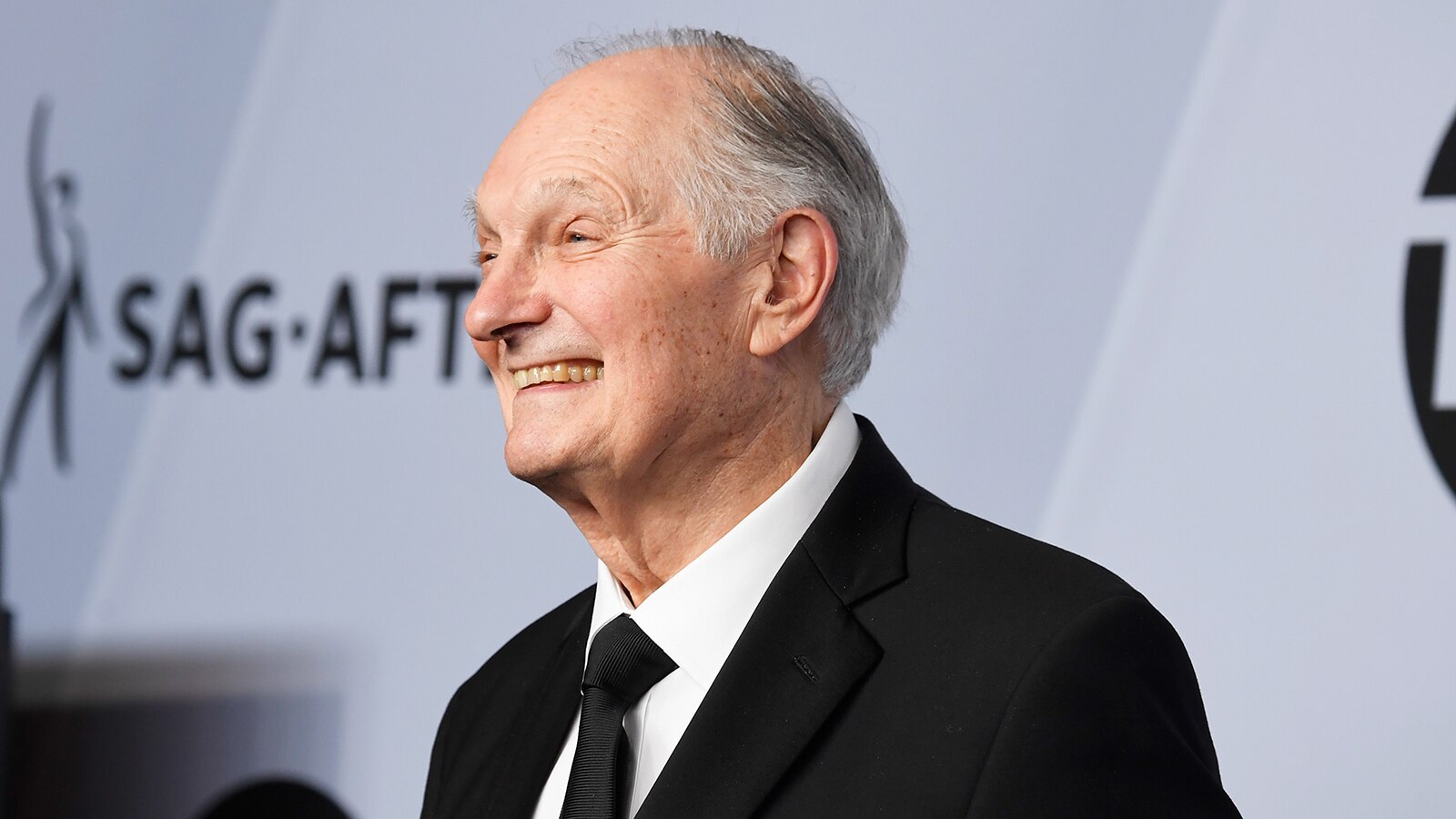 watch access hollywood interview alan alda brings house down with watch access hollywood interview alan alda brings house down with