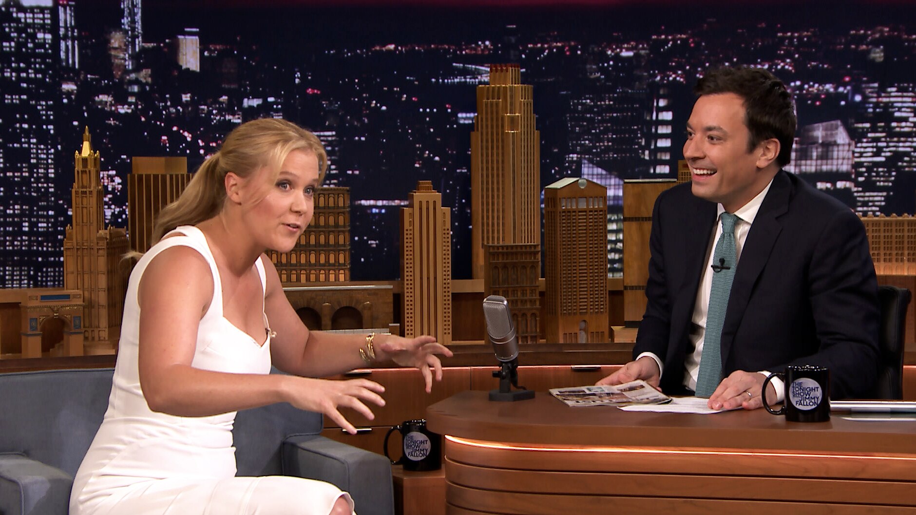 Watch The Tonight Show Starring Jimmy Fallon Interview Amy Schumer Tries Adjusting To La Fame 