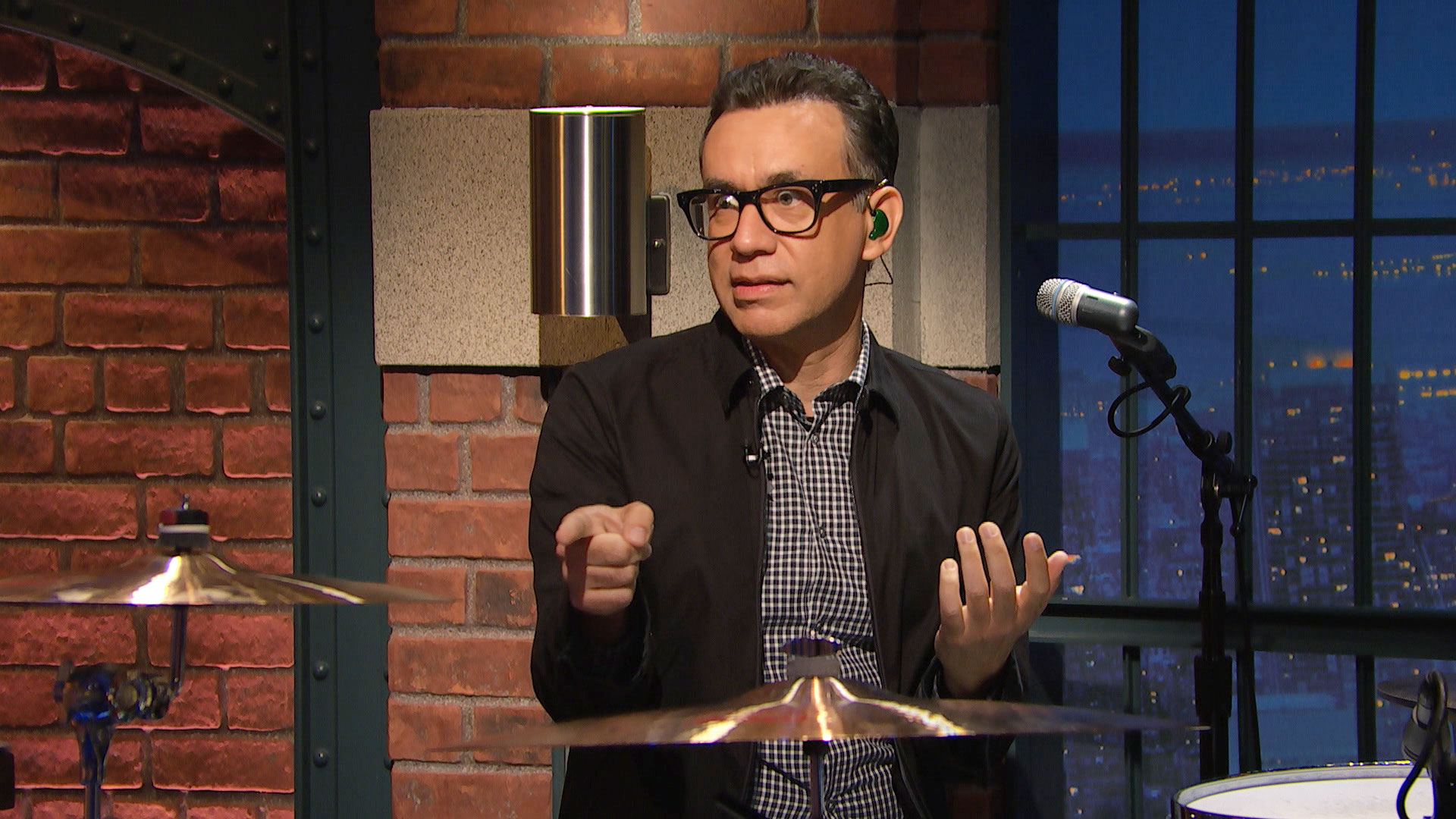 Watch Late Night With Seth Meyers Highlight Fred Armisen Is Reading 