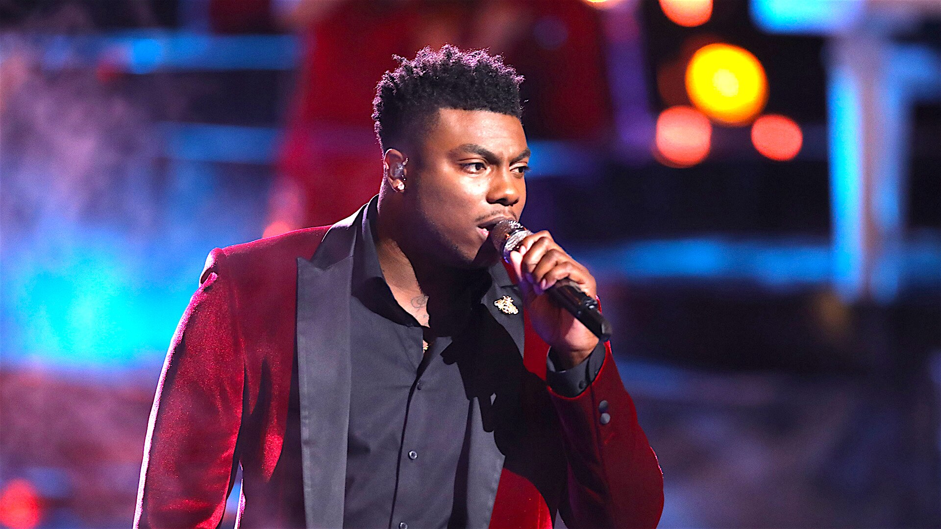 Watch The Voice Highlight Kirk Jay "I Won't Let Go"