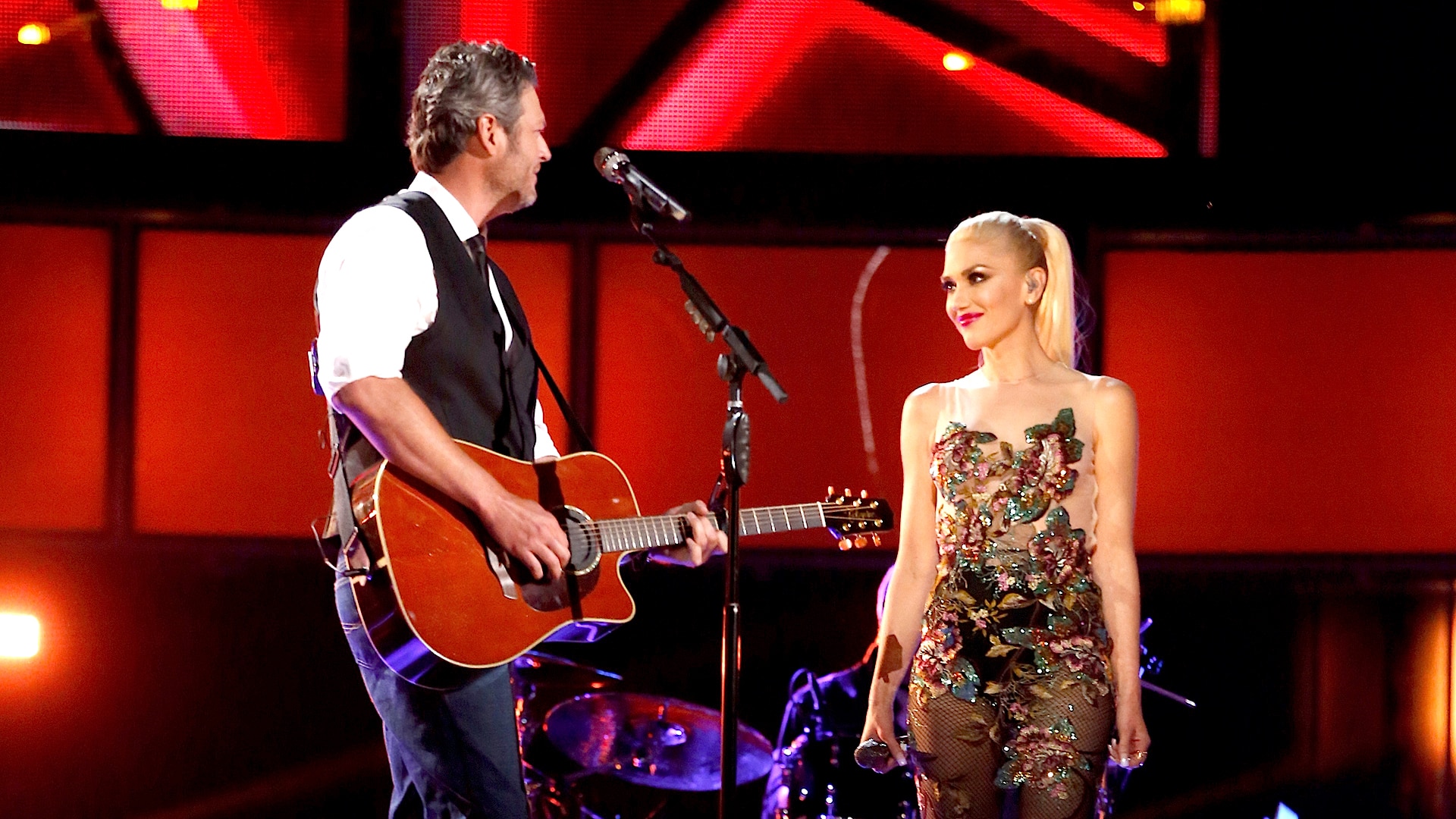 Watch The Voice Highlight Blake Shelton & Gwen Stefani "Go Ahead and(02)