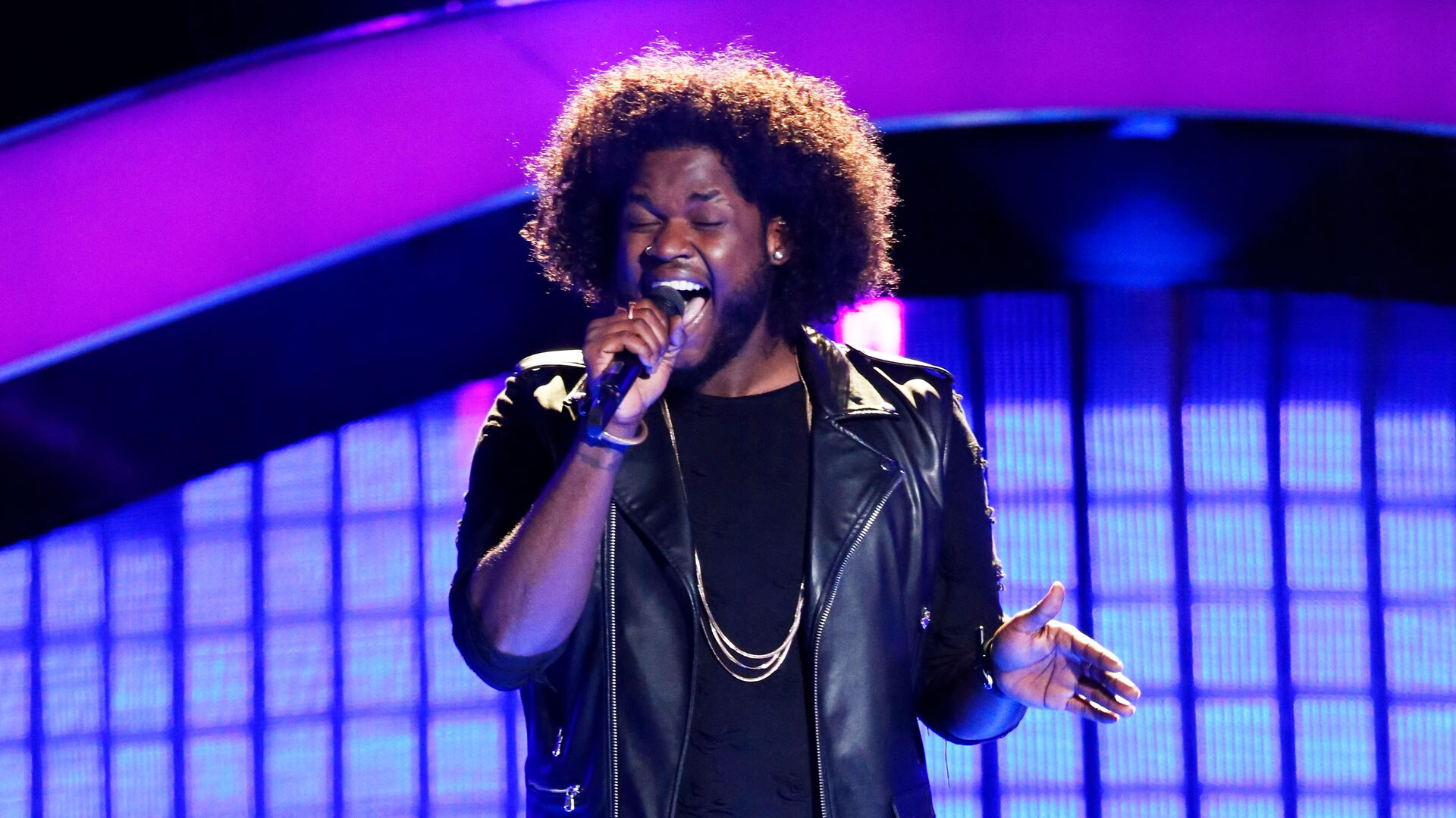 Watch The Voice Highlight: Davon Fleming Blind Audition: 