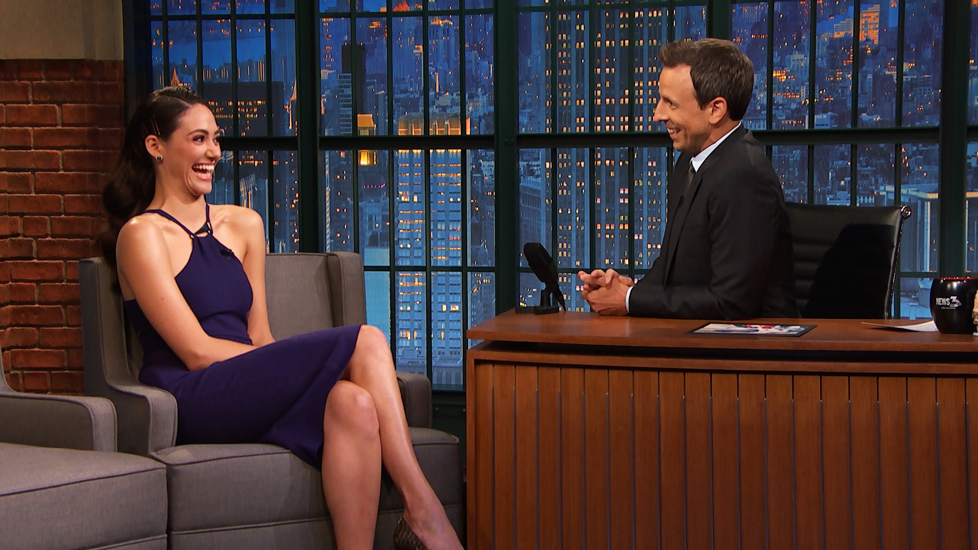 Watch Late Night With Seth Meyers Interview Shameless Star Emmy Rossum 