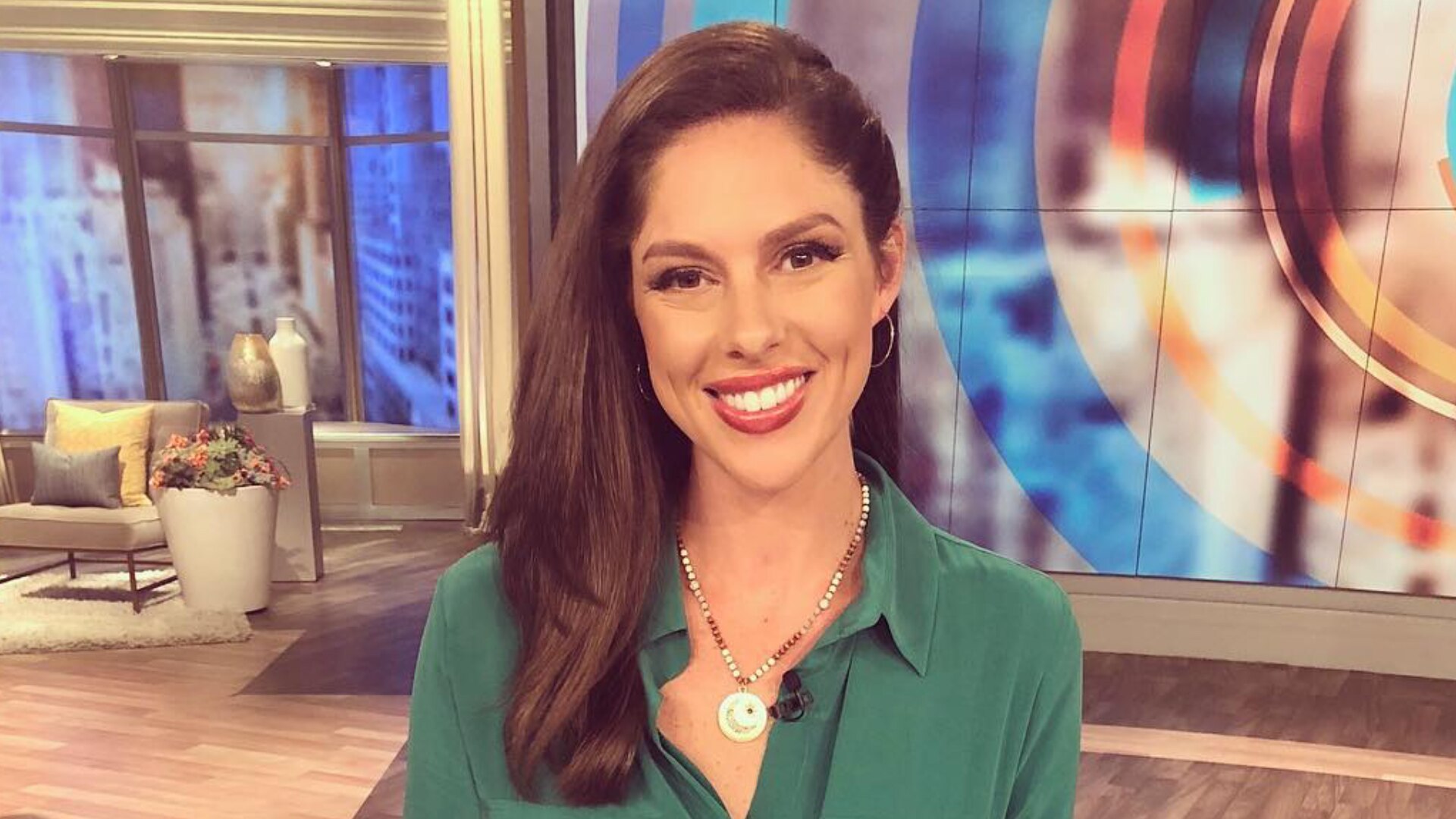 Watch Access Hollywood Interview: 'The View' Co-Host Abby Huntsman Announces She's ...1920 x 1080