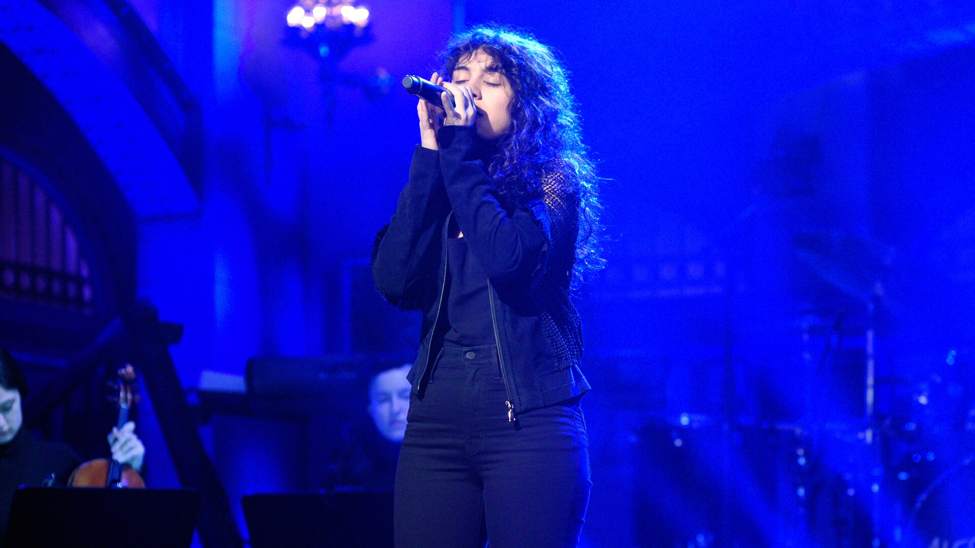 Watch Saturday Night Live Highlight Alessia Cara Scars To Your Beautiful 0449