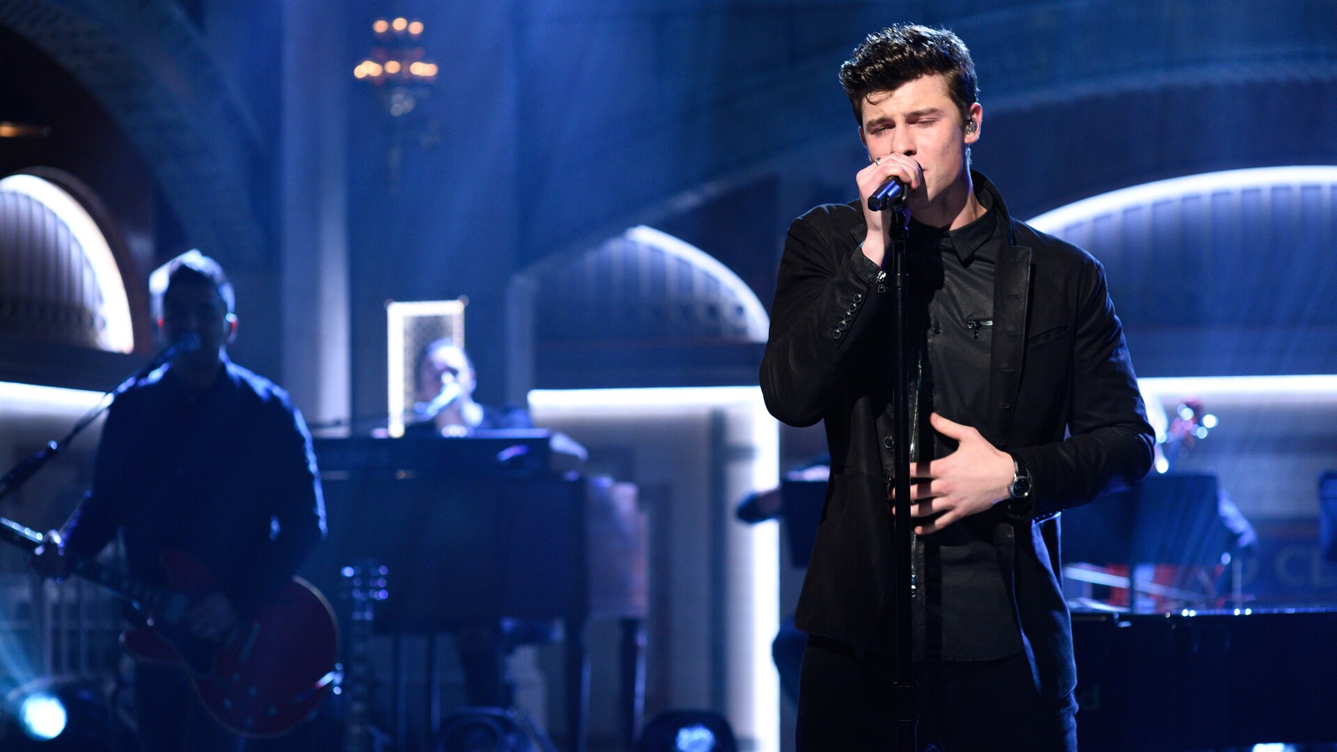 Watch Saturday Night Live Highlight Shawn Mendes Mercy 