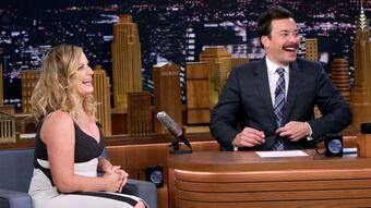 Amy Poehler Helps Jimmy Pick a Summer Look