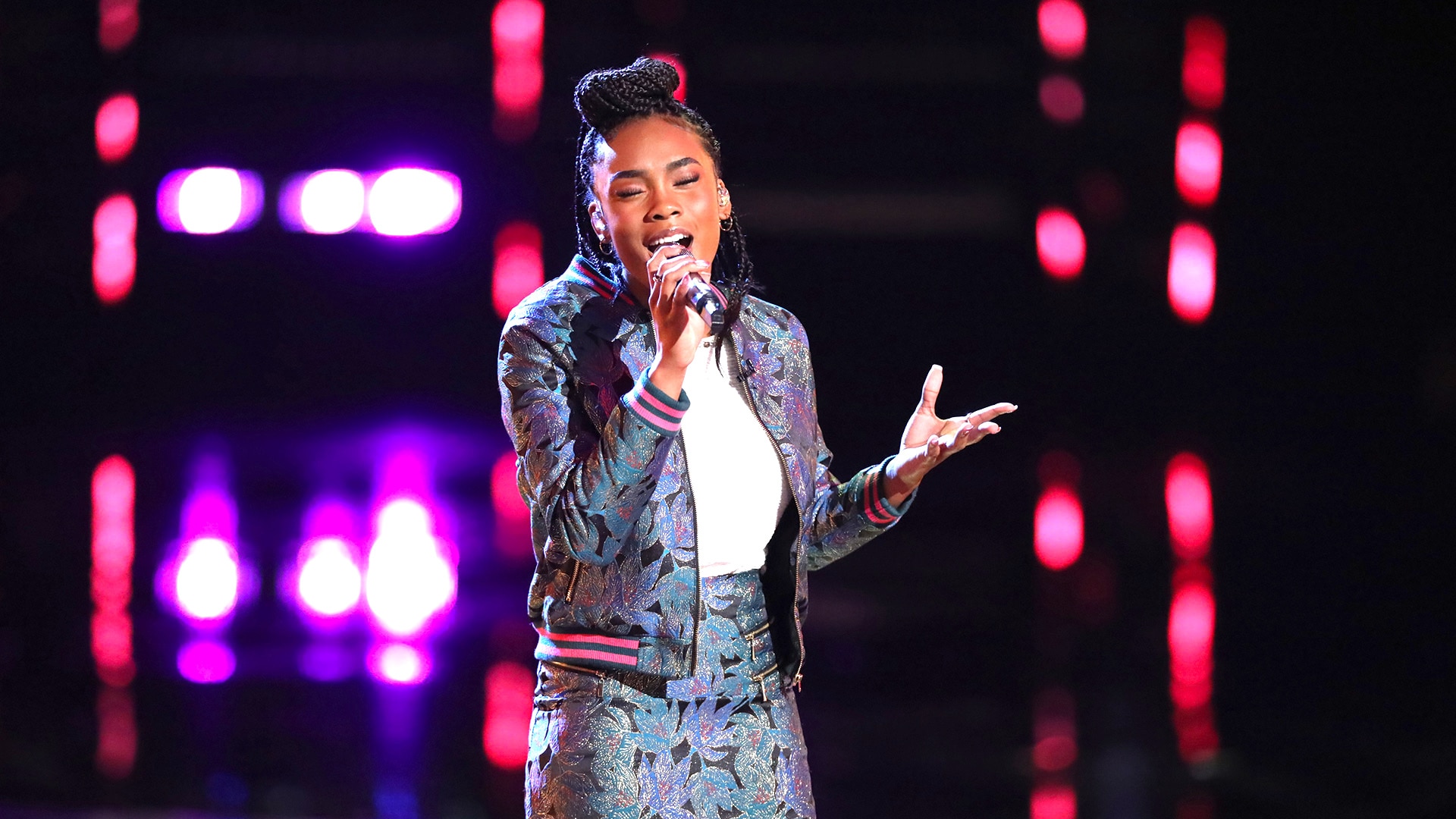 Watch The Voice Highlight Kennedy Holmes "How Do I Live"