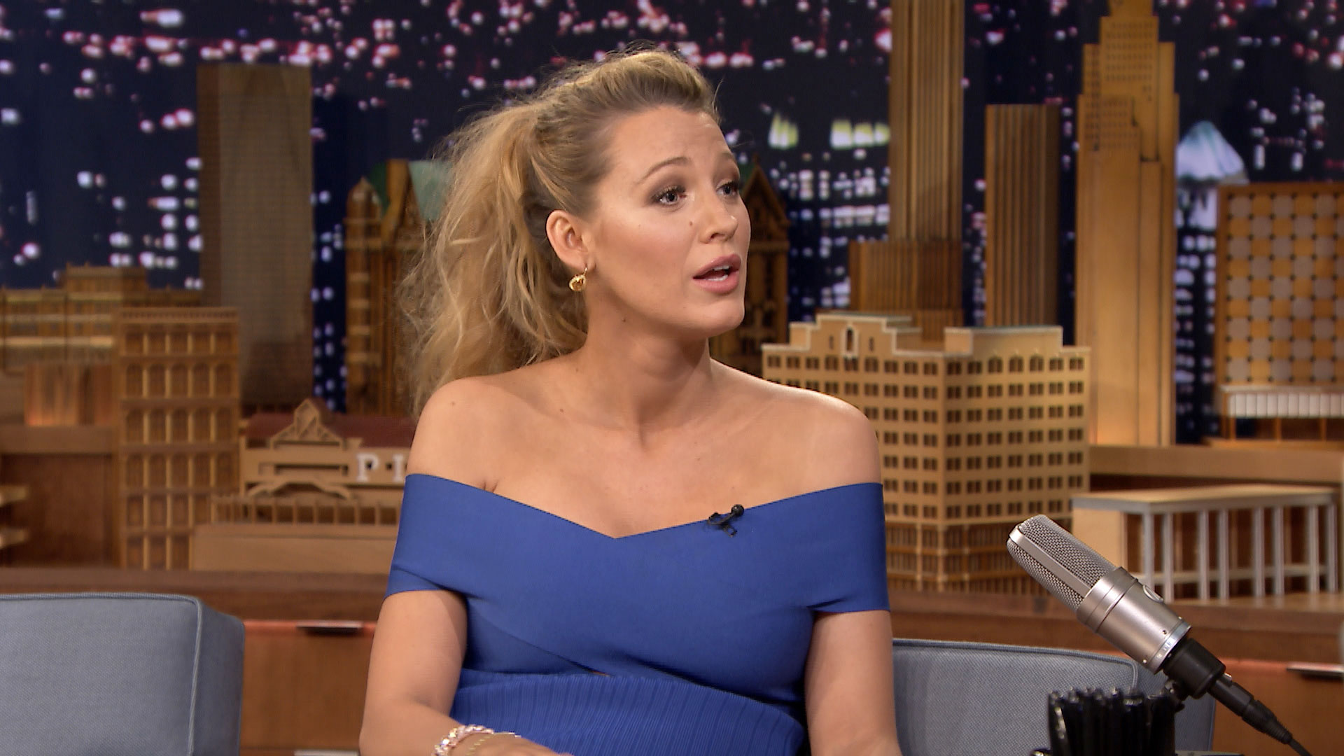Watch The Tonight Show Starring Jimmy Fallon Interview Blake Lively Is Tortured By Ryan 5444