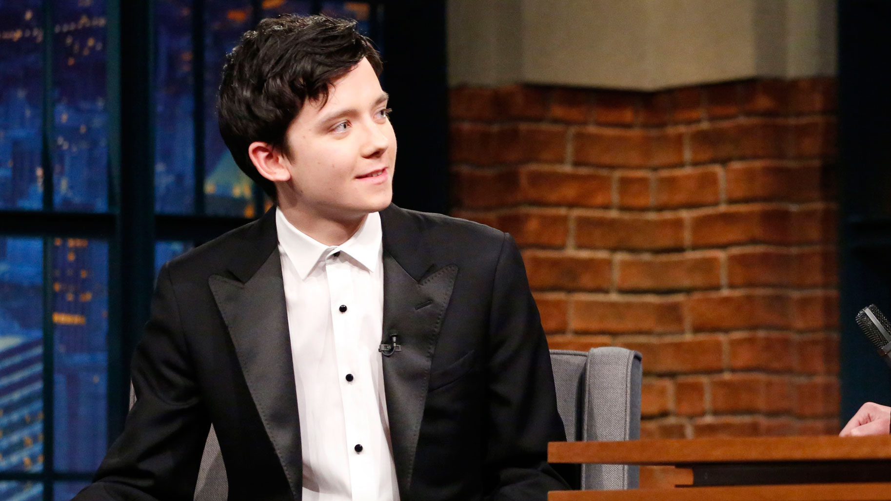 Watch Late Night With Seth Meyers Interview Asa Butterfield Thinks