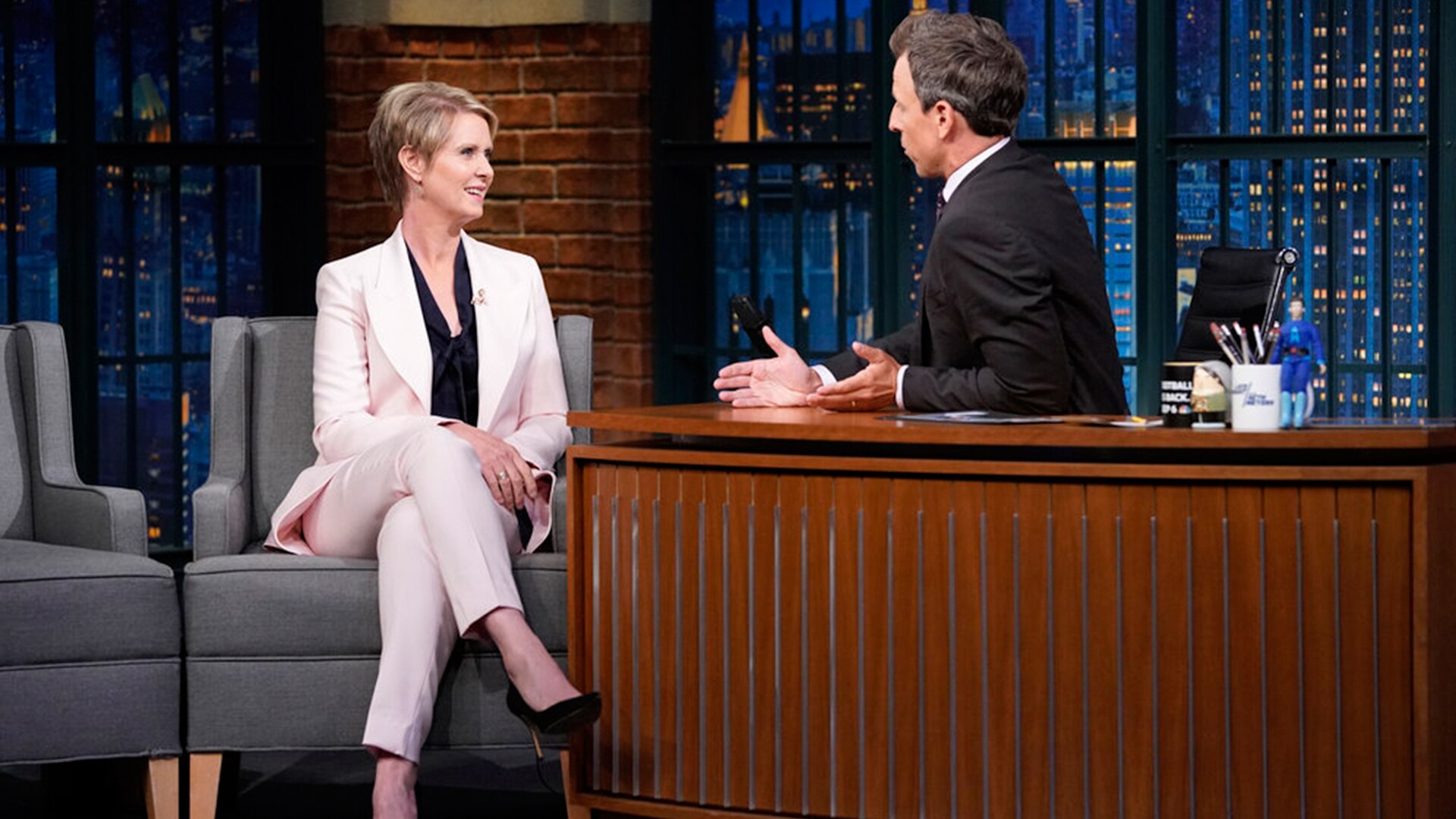 Watch Late Night With Seth Meyers Episode Cynthia Nixon Maggie Gyllenhaal Ingrid Rojas Contreras Nbc Com