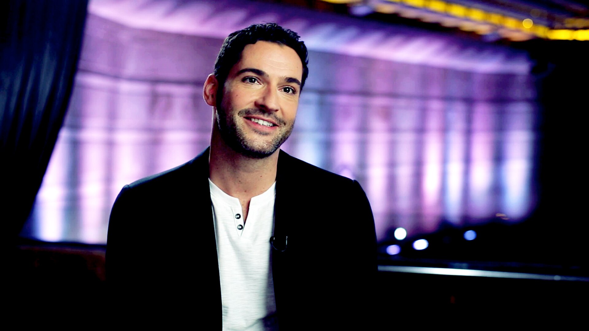 Watch Last Call with Carson Daly Interview Tom Ellis