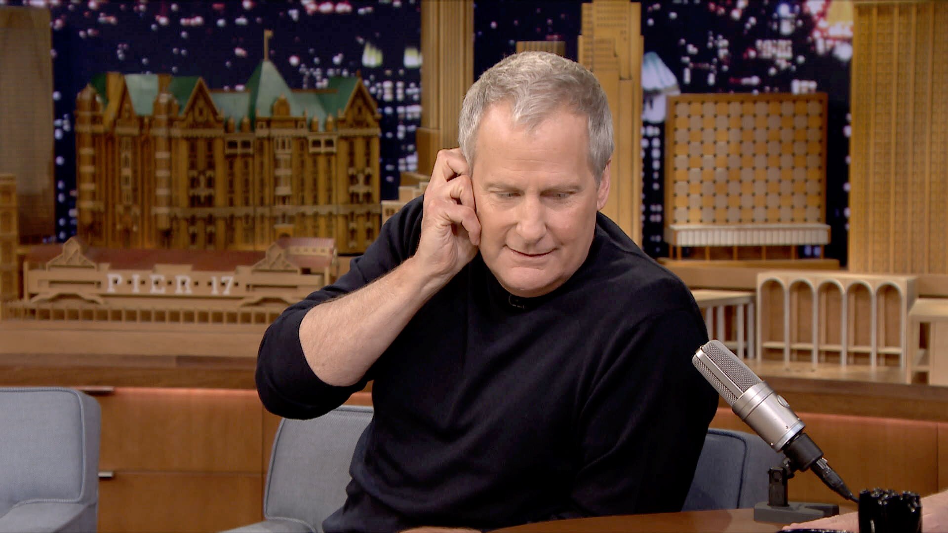 Jeff Daniels Recalls a Great James Gandolfini Improv Moment