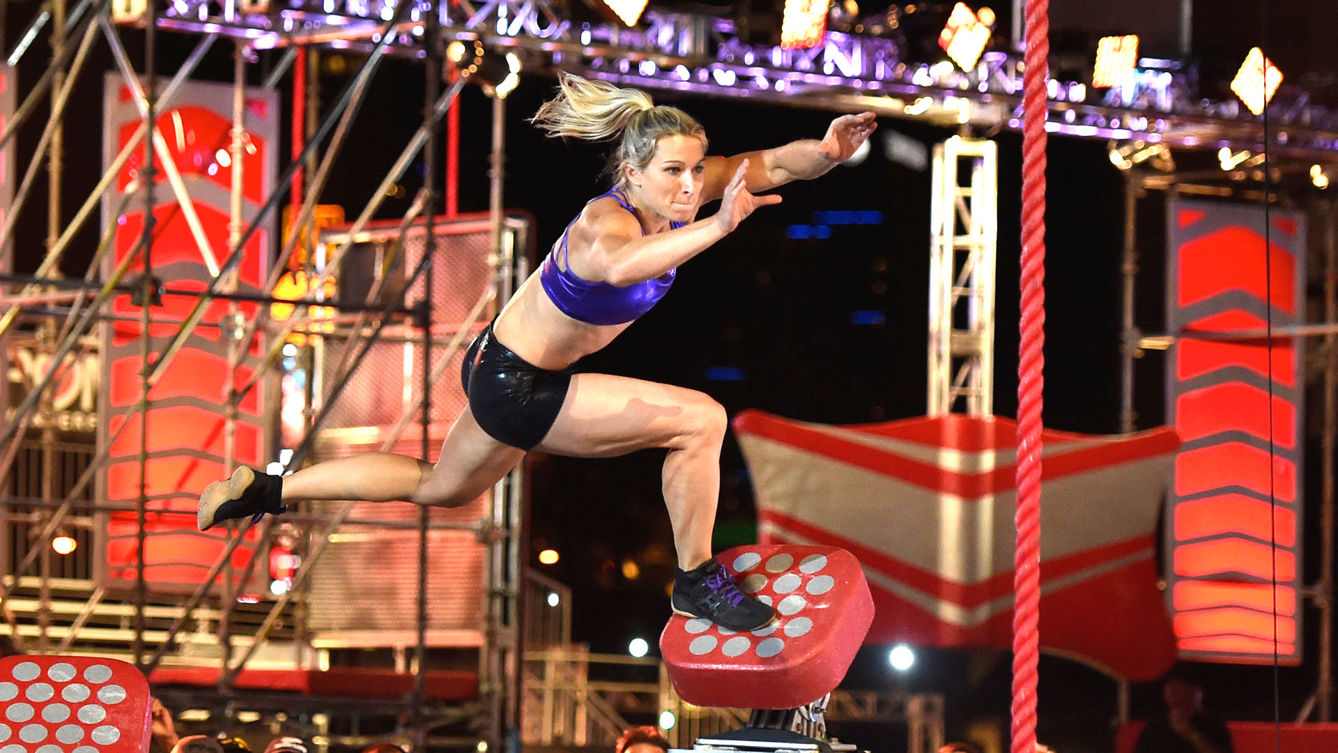 Watch American Ninja Warrior Highlight Jessie Graff at the Vegas