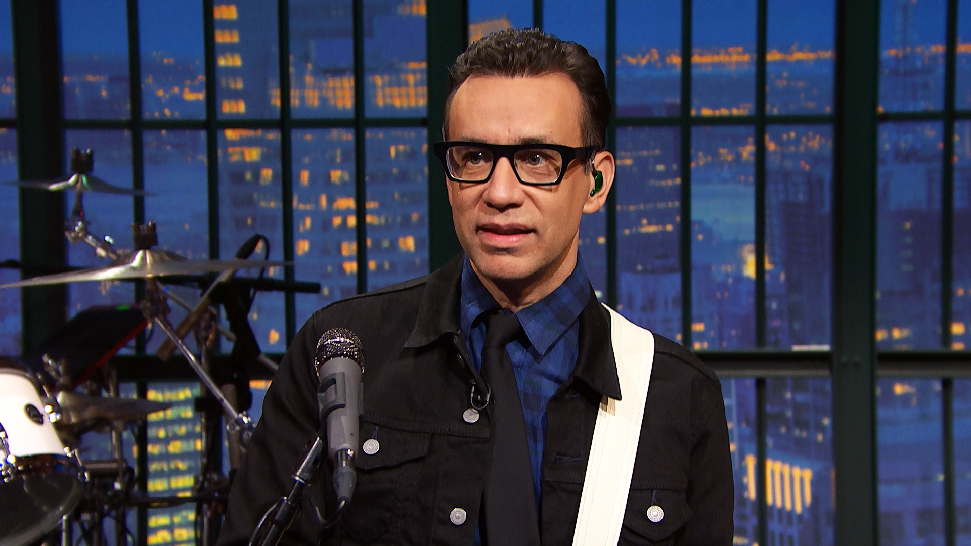 Watch Late Night With Seth Meyers Highlight Fred Talks Jfk Baggage 