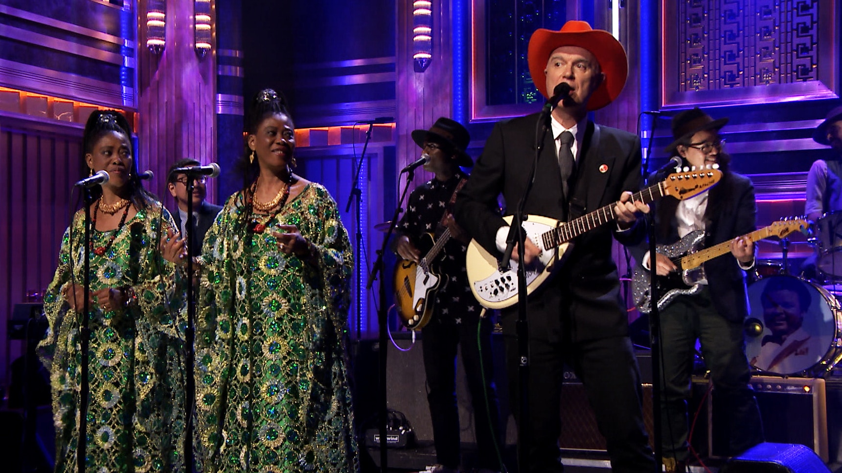 Watch The Tonight Show Starring Jimmy Fallon Highlight David Byrne Fantastic Man Nbc Com