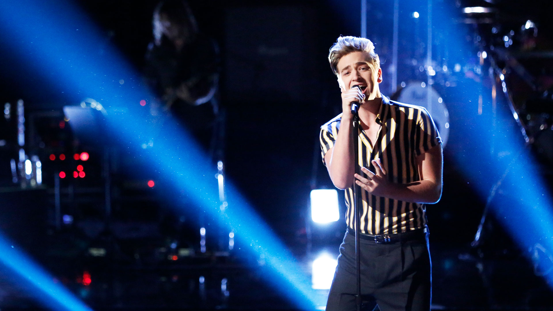 Watch The Voice Highlight Noah Mac "In the Air Tonight"