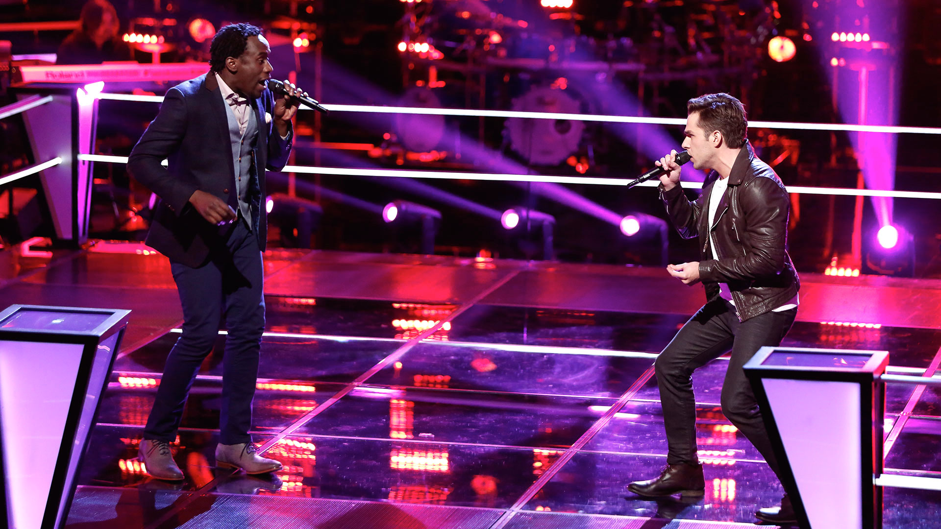 Watch The Voice Highlight: Travis Ewing vs. Anthony Riley Battle: 