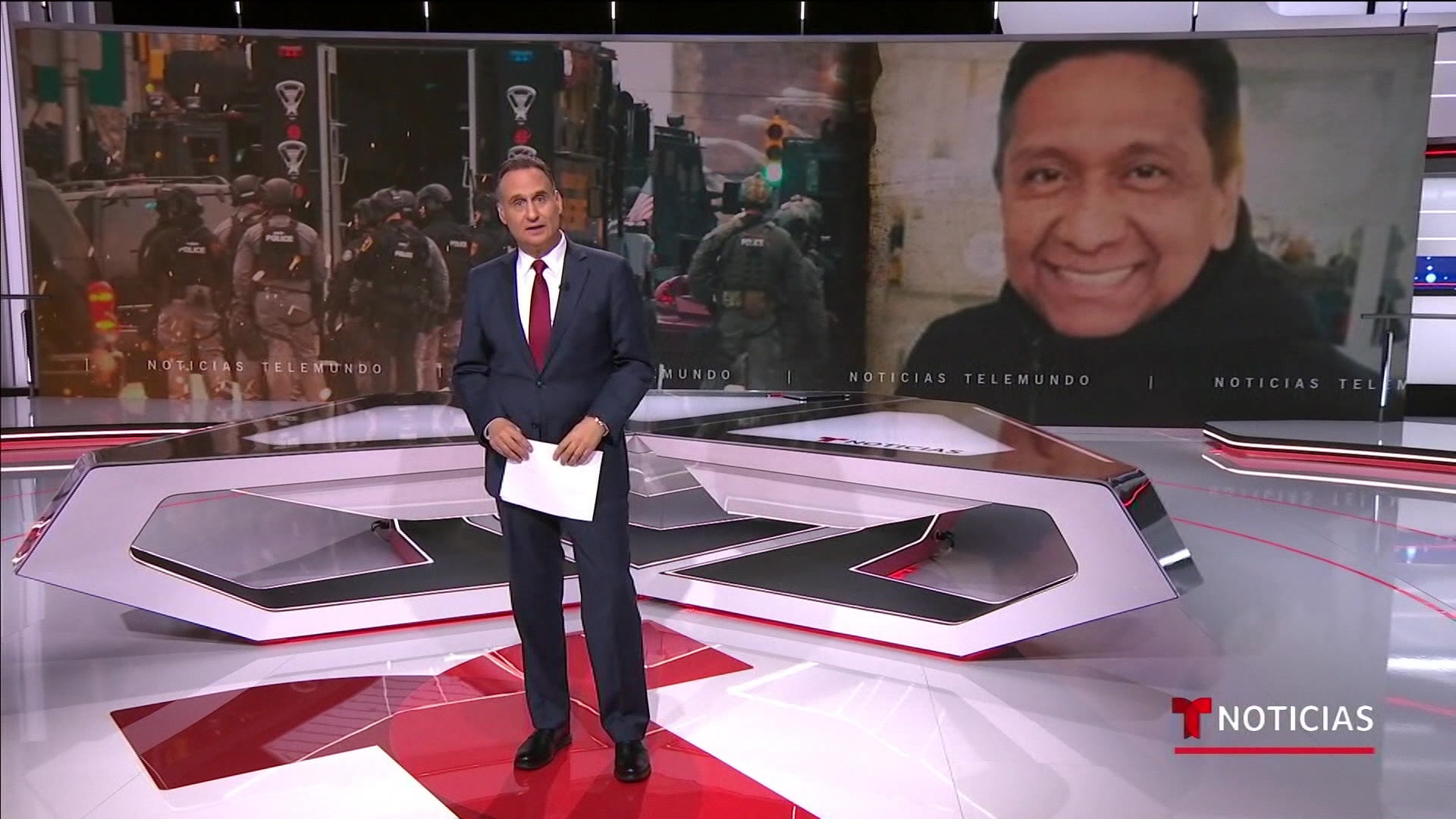 Watch Noticias Telemundo Episode Noticias Telemundo 1213