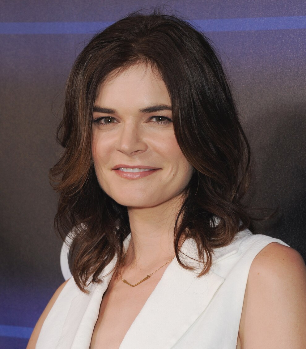Parenthood: All About Betsy Brandt Photo: 1952851 - NBC.com