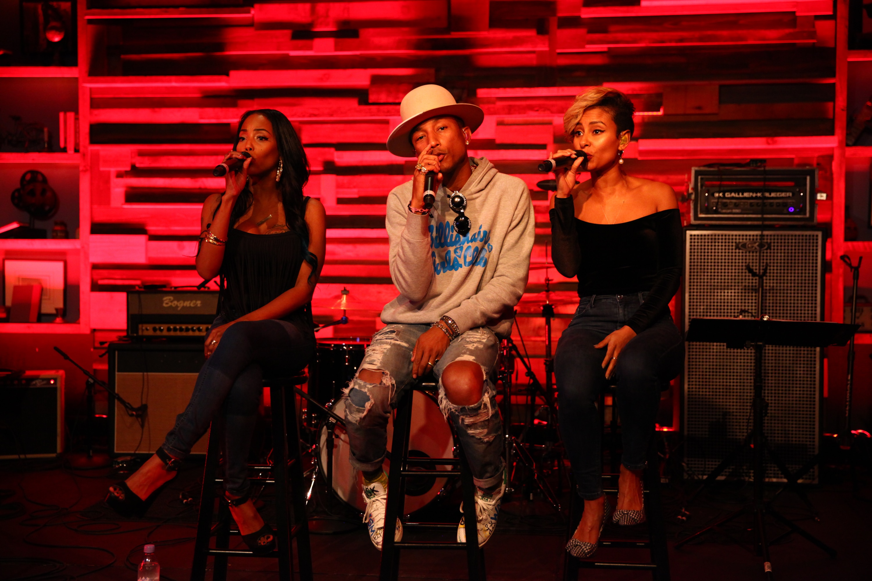 The Voice Coaches Surprise Show Photo 2135646