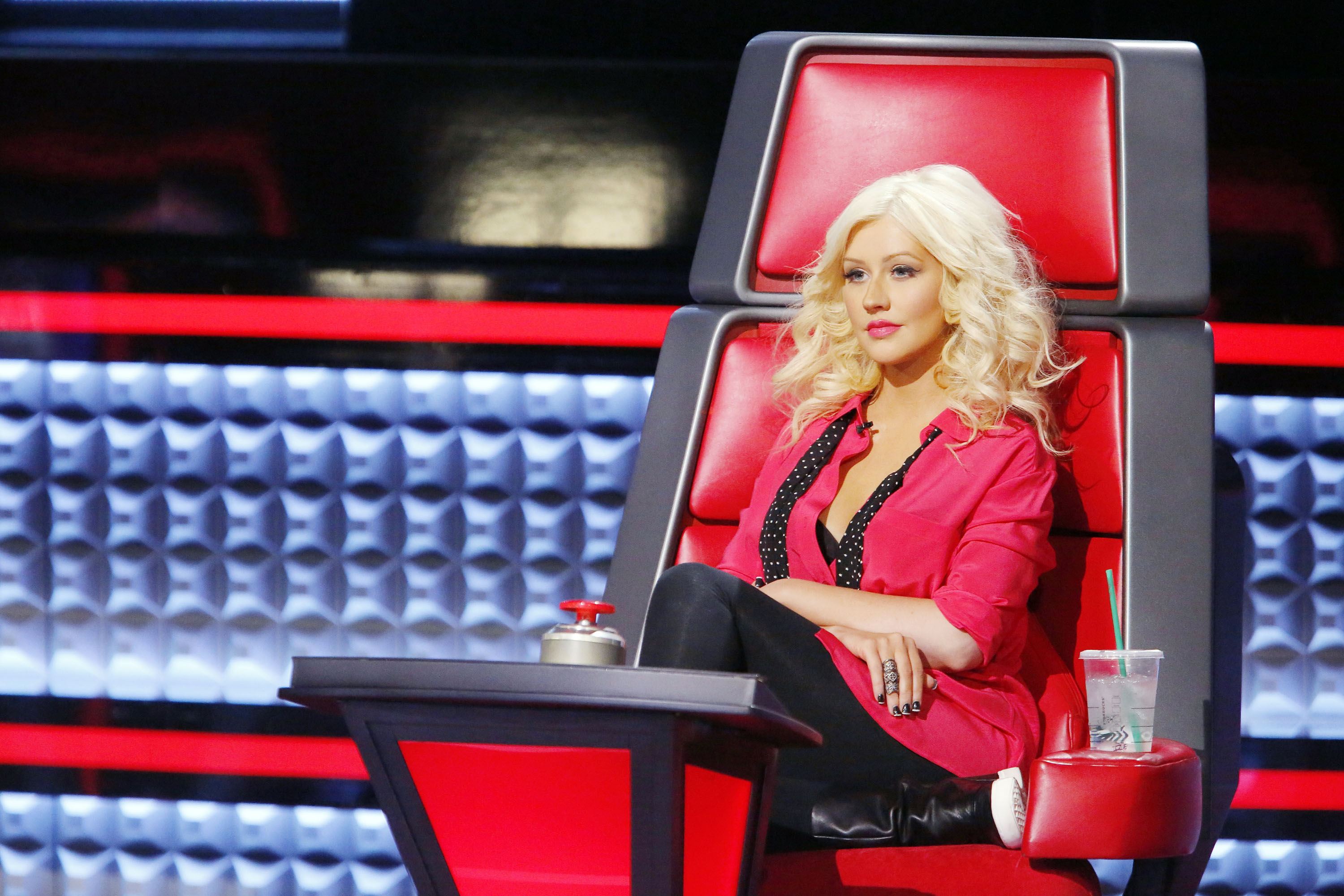 Voice emotions. Christina Aguilera the Voice. The Voice shopping.